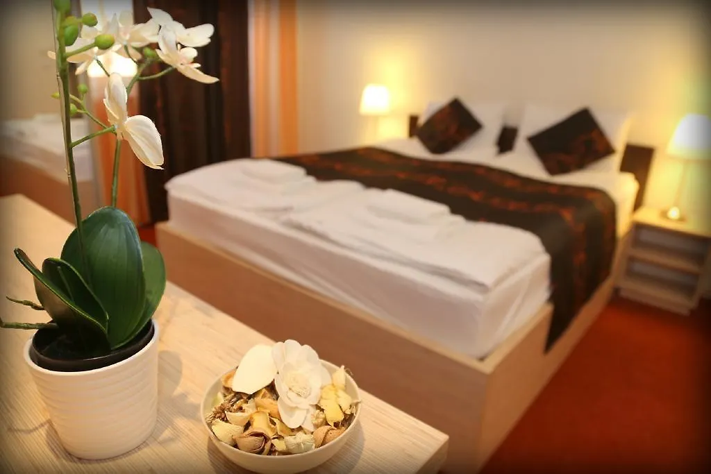 Garay Terrace Residence Budapest 3*,
